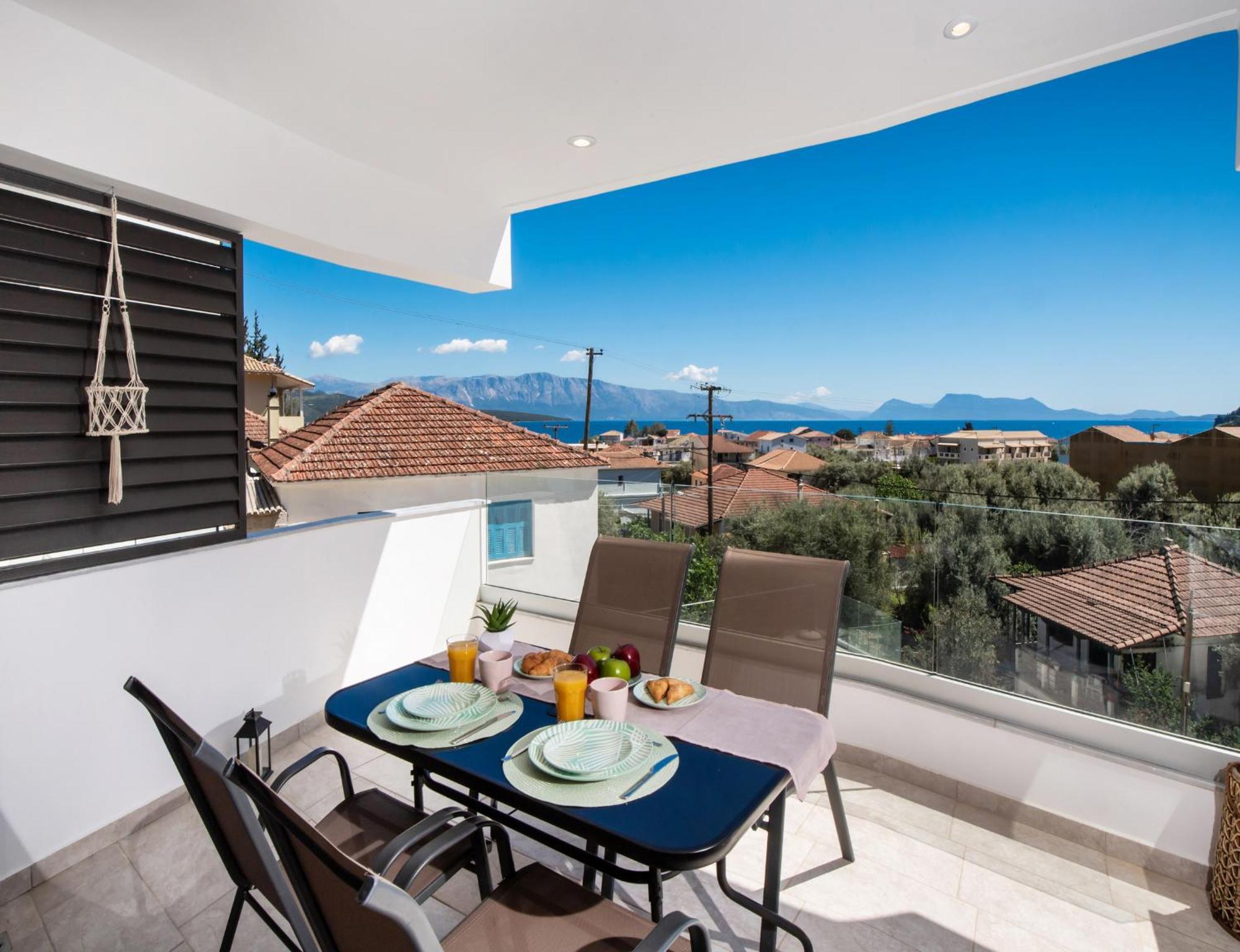 Katerina Luxurious Sea View * Nikiana